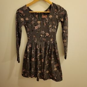 Aritzia Talula a line long sleeve floral dress